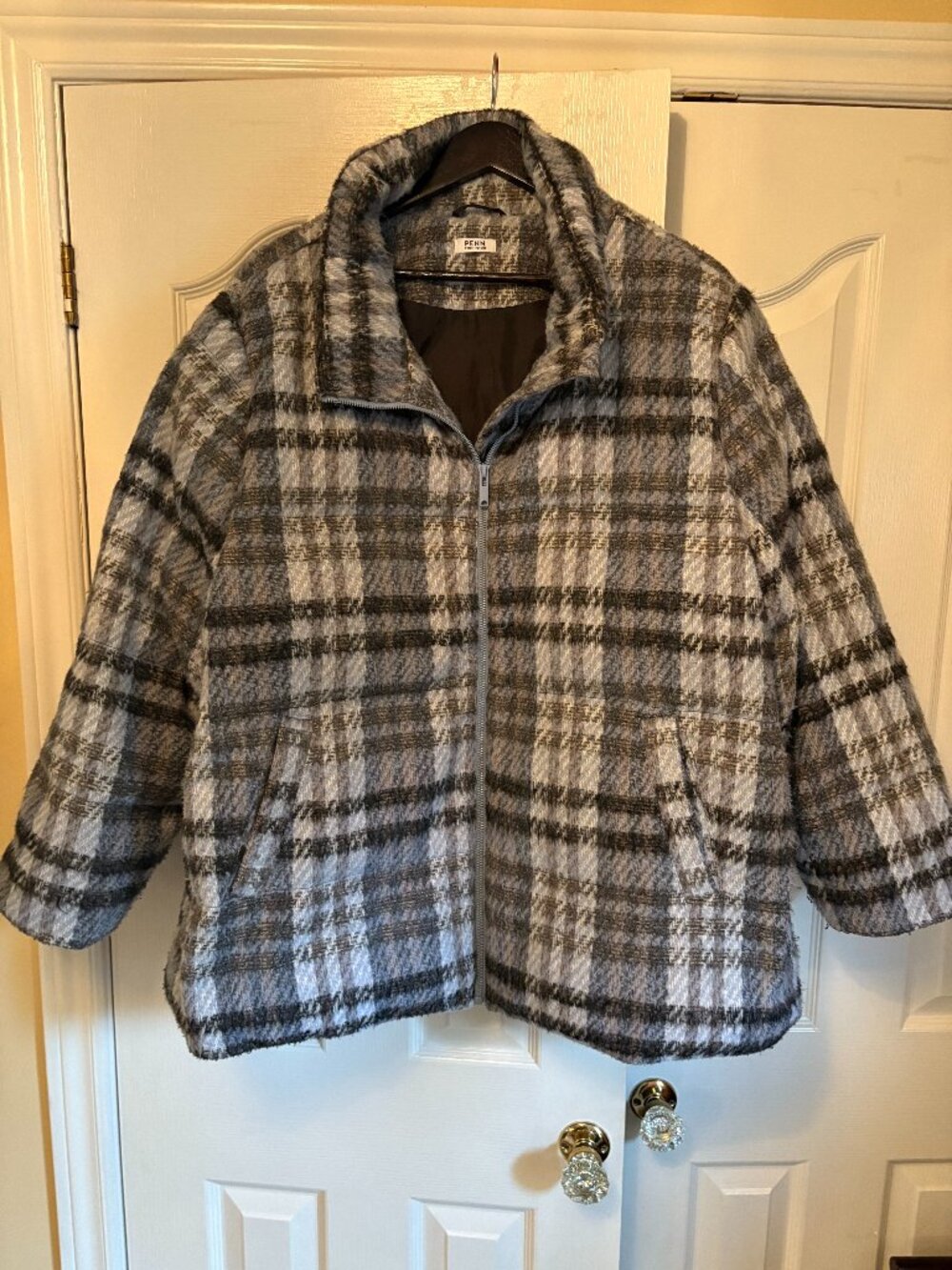 Women’s Penningtons Wool-Blend Plaid Zip Jacket – Size 3X – Like New